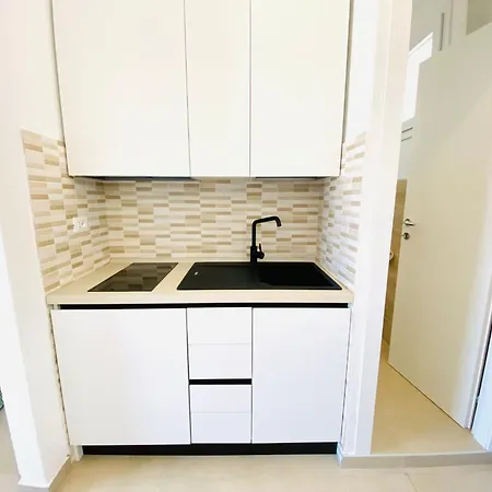 Piramidi 17 By Interhome 리도 델레 나지오니